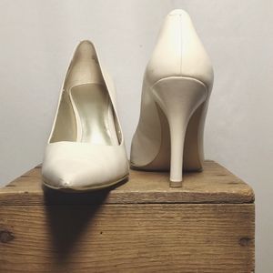 Nine West Ivory pointed toe heels